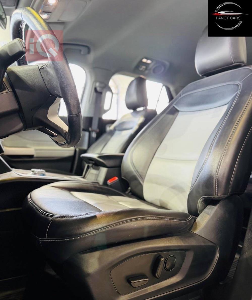 https://cdn.iqcars.io236ed4b3-2fdf-40e5-ab7a-94514de32afa_8.jpg